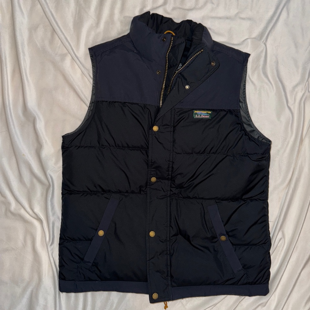 L.L. Bean Men's Mountain Classic Down Vest - medium